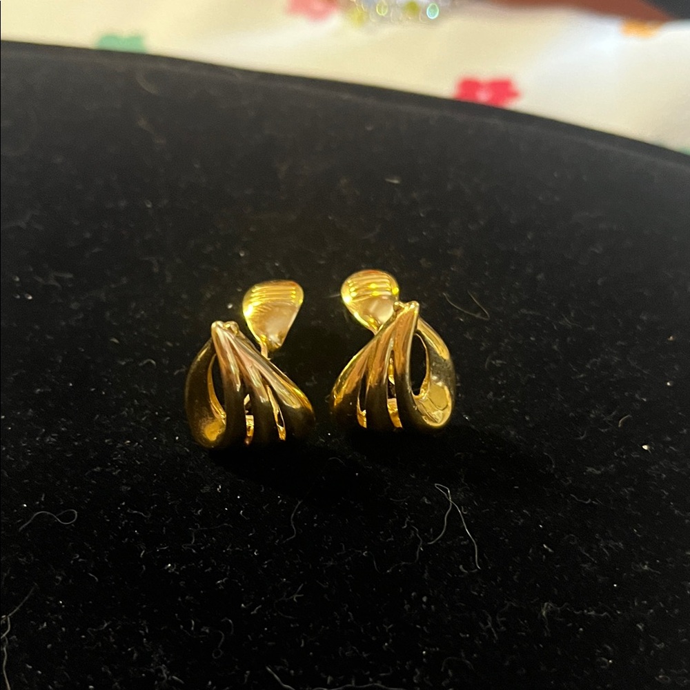 Vintage Monet Gold Tone Clip Ons